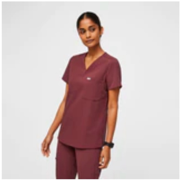 Figs Other - FIGS Set - Catarina Scrub Top, Zamora High Waisted Petite Jogger Scrub Pants.